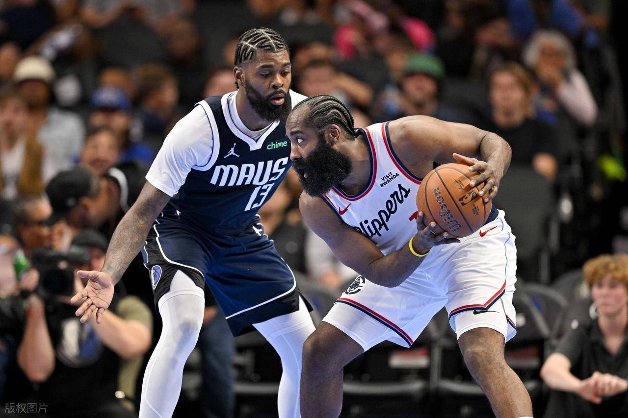 九游体育官网-太狠了！广州队围绕英超战术微调上海申花清晨更衣室发声，哈登在法国队比赛中败北