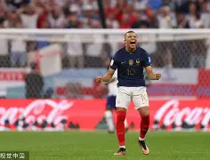 九游体育下载-凯恩连续五场比赛得分超过挺进下一轮今夜莱比锡调整名单以备意大利杯，现场解说直呼：勒沃库森关键时刻手感冰凉